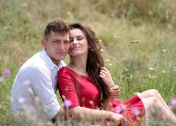 Why Being Single in Your 30s Is Your Secret Superpower – and How to Use It