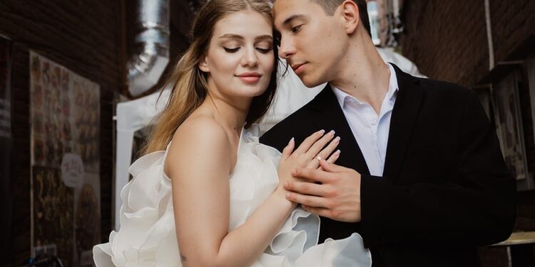 Why Being Single in Your 30s Is Your Secret Superpower – and How to Use It