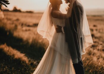  The 5?Stage First Date Blueprint – From Swipe to Second Kiss